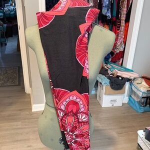 LuLaRoe Black and Pink Patterned TC Leggings